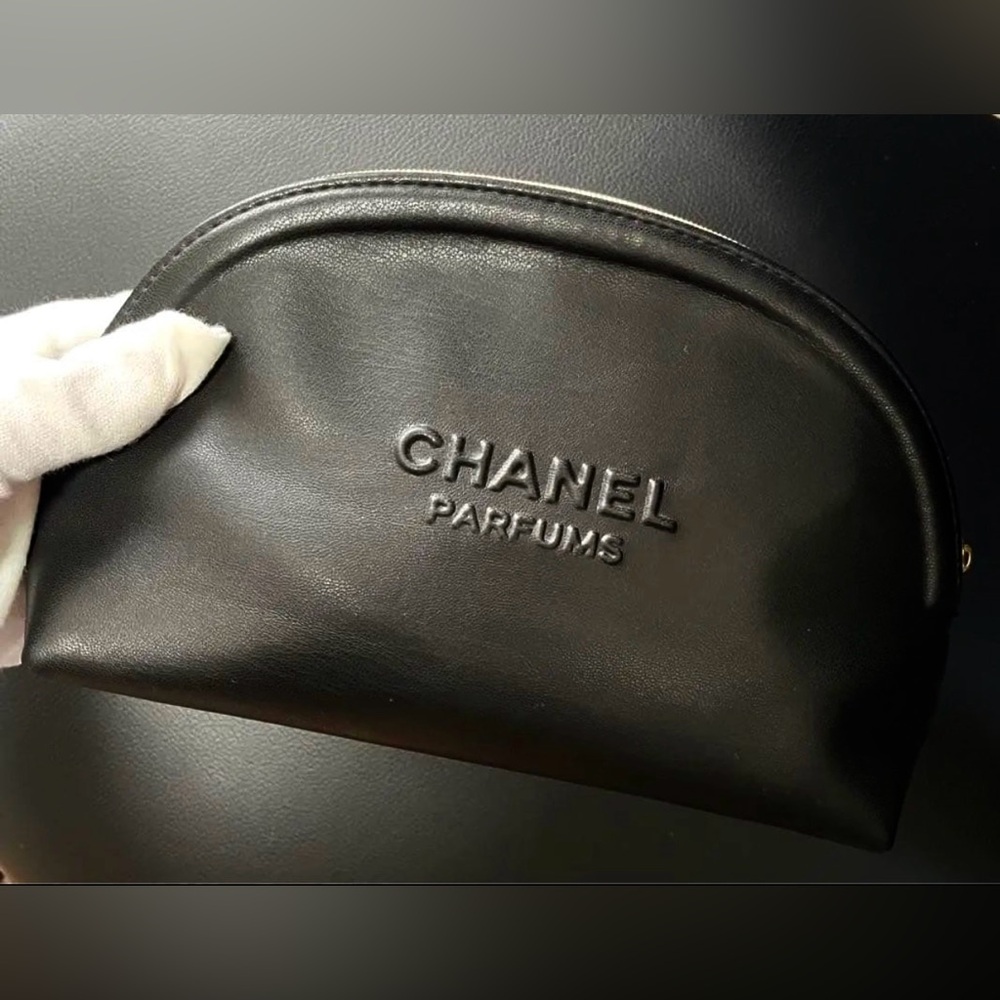 CHANEL Parfums Embossed Cosmetic Pouch in Black Faux Leather GWP - Picture 2 of 13